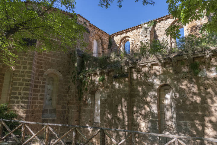 Zaragoza - Nuévalos 08 - monasterio de Piedra - entrada hotel.jpg